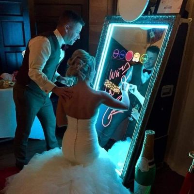 Spiegel photobooth op een bruiloft